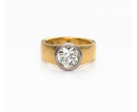 Collet set to the centre with an old-cut diamond weighing approximately 1.80cts, in 18ct gold, ring size K