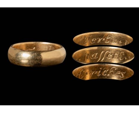 Ca. AD 1600.
An English gold posy ring of a slender band made of smooth, polished gold, giving it an understated yet elegant 