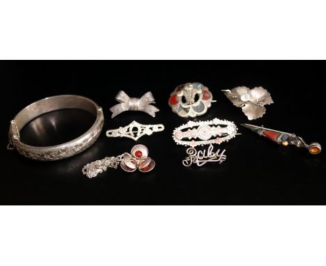 Mixed Silver Lot Comprising 925S Finland Silver Modernist Pendant On Chain, Scottish Hardstone Brooches, Sweetheart Brooches,