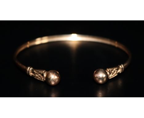 9ct Gold Bangle With Celtic Knot Design And Ball Finials, Width Approx 2.5 Inches, Weight 5.7g, Hallmarked 