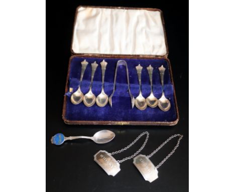 Mixed Lot Comprising 2 Silver Art Deco Decanter Labels, Whisky And Sherry, Fully Hallmarked, Boxed Set Of 6 Silver Teaspoons 