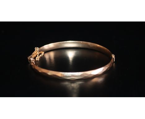 9ct Gold Metal Core Hinged Bangle, Faceted Design