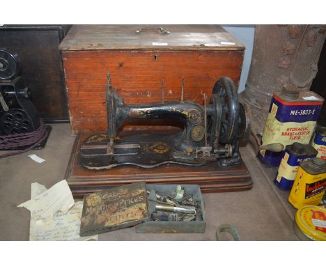 Vintage Singer Manual Sewing Machine with Wooden Case 