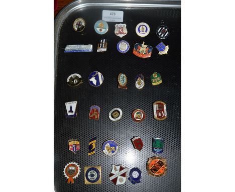 Thirty Assorted Vintage Enamel Lapel Badges Including Hull City, LNER Railway, etc. 