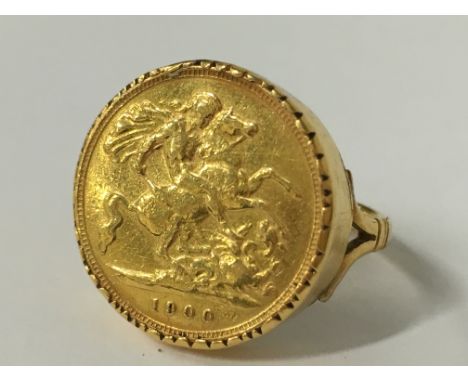 A half Sovereign ring set in a 22 carat gold mount (9.3 grams overall).
(R5)