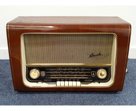 VINTAGE BUSH RADIOtype VHF94, serial no 381/01800, 57cm wide 