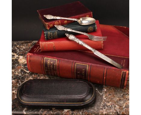 A Victorian silver three piece Christening set, comprising knife, fork and spoon, Aaron Hadfield, Sheffield 1851, cased, 111.