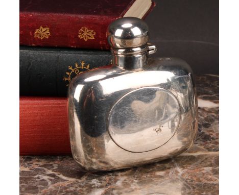 A Victorian silver curved rounded rectangular hip flask, domed hinged bayonet cap, 7.5cm wide, George Unite, Birmingham 1897,