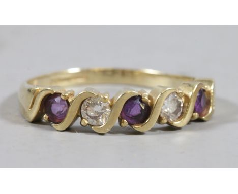 A ladies 9ct gold and amethyst ring size R.