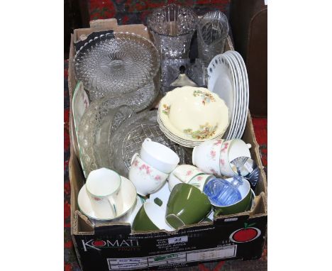 A box of miscellaneous ceramics and clear glass to include vases, Midwinter six place tea service, J. G. Meakin fruit bowls, 