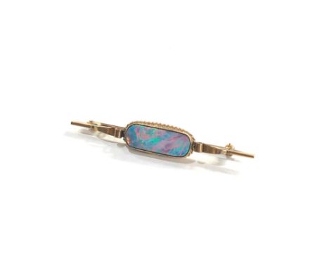 9ct gold opal brooch (3.4g) 