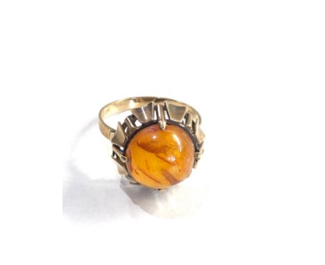 8ct gold amber dress ring (3.8g) 