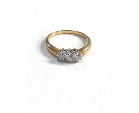 9ct gold diamond trilogy ring (2.1g) 