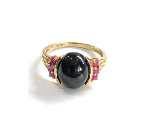 9ct gold black stone &amp; ruby ring 3g 