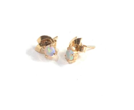 14ct gold stylised opal stud earrings (1.7g) 