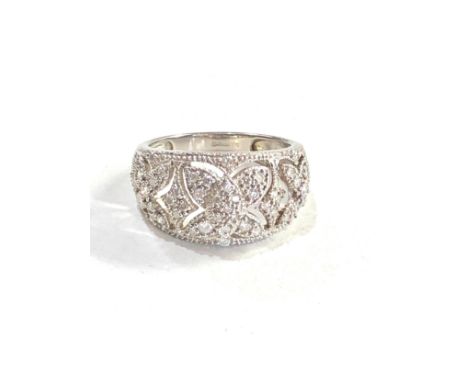 9ct white gold diamond cluster ring (4.3g) 
