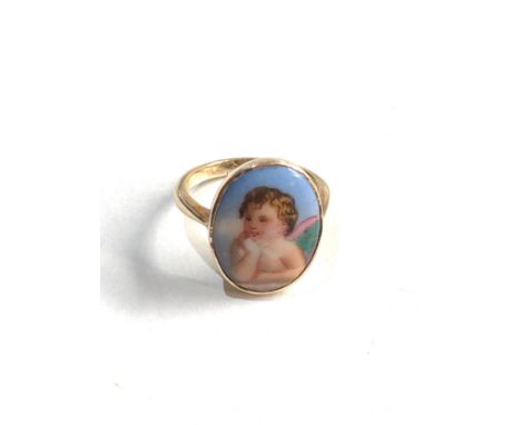 9ct gold limoges cherub ring (3.4g) 