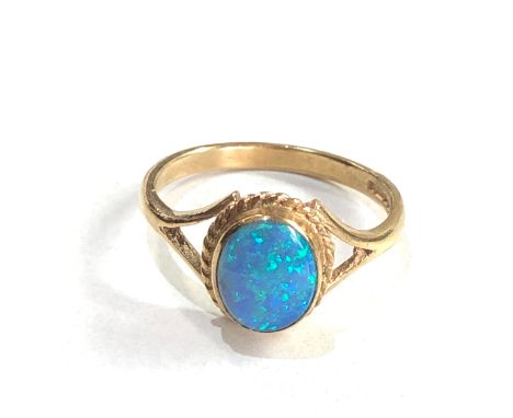 9ct gold synthetic opal ring 2.5g 