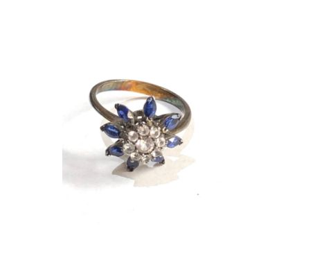 18ct Vintage white and blue stone set flower cluster ring 3.7g 