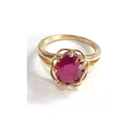 9ct gold synthetic ruby ring 3.8g 
