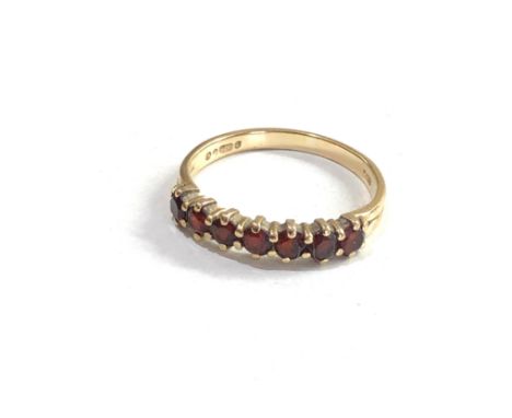 9ct gold garnet ring 2.3g 