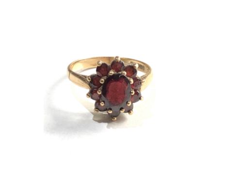 9ct gold garnet ring 3.2g 