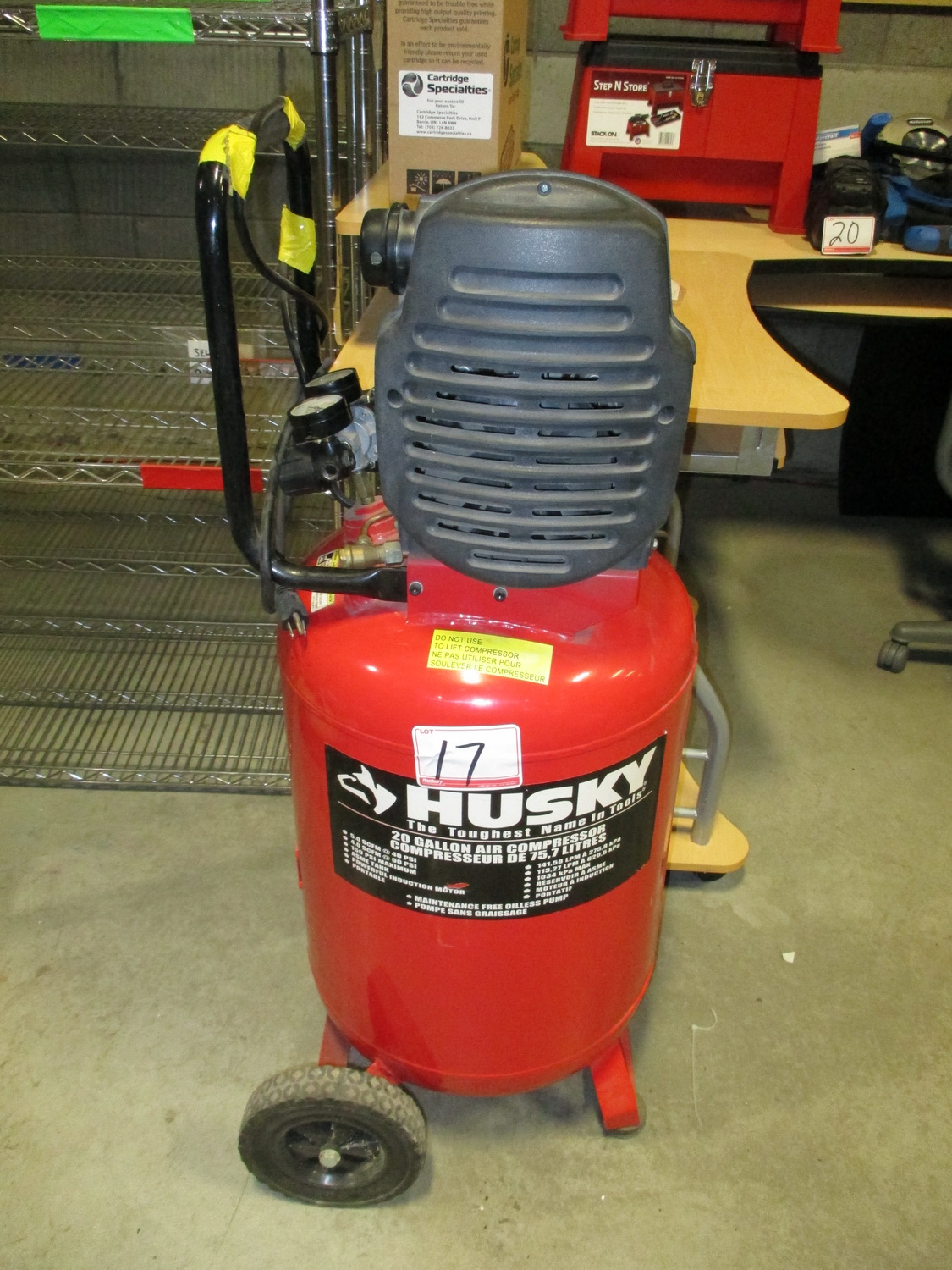 HUSKY 20 GAL UPRIGHT AIR COMPRESSOR