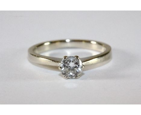 An 18ct white gold diamond solitaire ring (approx. 0.5ct)(K.5)