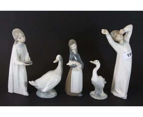 4 Lladro figures and a Nao goose