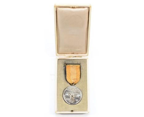 1936 Berlin Olympic Games Commemorative Merit medal, obverse with Olympic rings, spread eagle and 1936, reverse with legend t