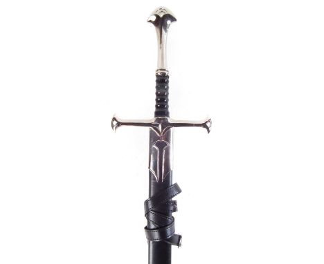 Replica of Anduril 'The Flame of the West' Lord of the Rings double-edged sword, with scabbard double edged blade.109cm long 