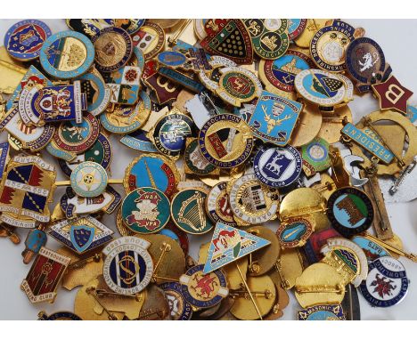 An extensive collection of vintage and 20th century enamel set bowling badges collected from all across the United Kingdom al