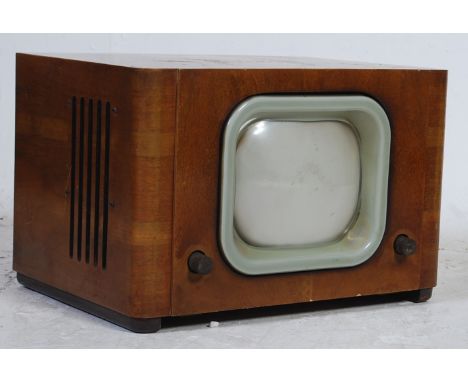 An original vintage 1948 - 1950 Pye 9" B18T vintage television, in original wooden case.  Measures: 1 x 47 x 33.