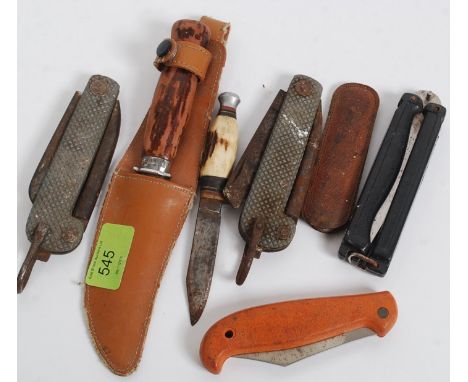 A collection of vintage knives to include pen knives ( some military ) hunting knives etc