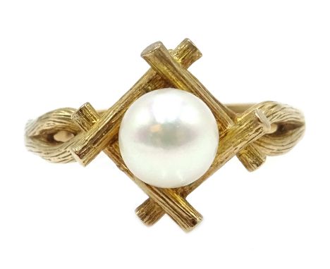 9ct gold rustic set pearl ring hallmarked  Condition Report size N3.4gmClick here for further images, condition, auction time