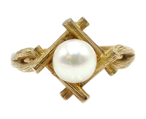 9ct gold rustic set pearl ring hallmarked  Condition Report size N3.4gmClick here for further images, condition, auction time