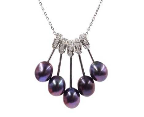 Silver pearl pendant necklace, stamped 925  Condition Report Click here for further images, condition, auction times & delive