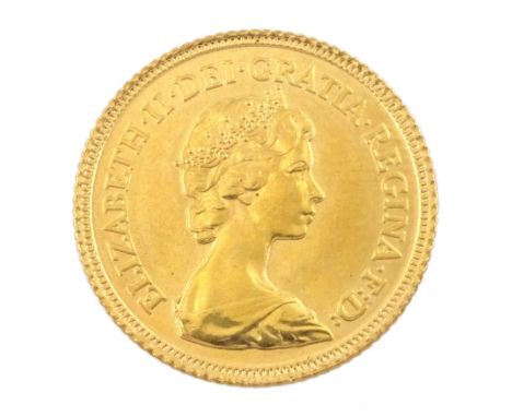 Queen Elizabeth II 1982 gold half sovereign coin