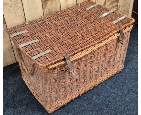 Antique Wicker travel trunk. [45x75x46cm] 