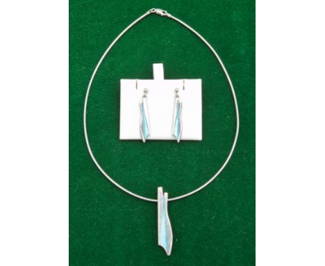 Sheila Fleet Silver and enamel Headlands pattern necklace, pendant and matching earrings.