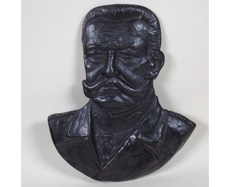 Großes Wandrelief Generalfeldmarschall Paul von Hindenburg, Anfang 20. Jh.schwerer Eisenguss schwarz patiniert, feine halbpla