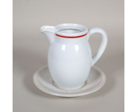 3.Reich DAF Porzellan 2 TeileDeutsche Arbeitsfront, original Untertasse und Milchkanne der deutschen Arbeitsfront, beides gut