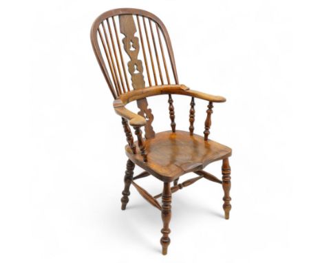 19th century elm Yorkshire Windsor chair, double hoop and stick back over turned spindles, shaped and pierced splat back, rol
