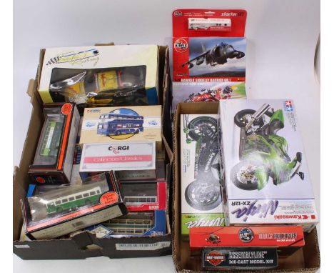 2 trays of mixed modern issue diecast and model kits, with examples including a Minichamps 1/18th scale Opel Calibra, various