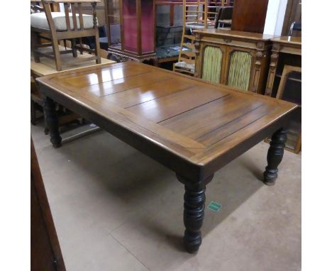 An early 20th century mahogany dual-purpose snooker / dining table. Length 210cm, height 76cm, width 122cm.The snooker table 