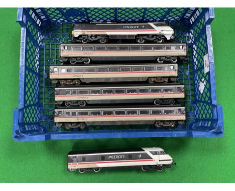 A Hornby 00 gauge Class 91 locomotive, Driving Trailer and four Mk4 coaches in InterCity "Executive" livery, all playworn (pa