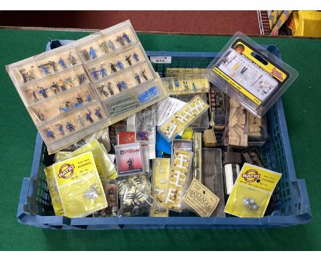 A large quantity of 00/HO scale figures, luggage and farm animals, including painted packs by Preise, Merten and others; and 