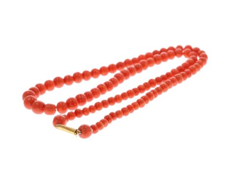 9ct gold clasp antique Coral graduated necklace. Measures approx. 22.5cm. XRF tested. Weighs in total 21g. Damage to the clas
