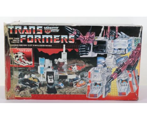 Boxed Hasbro G1 Transformers Autobot Battle Station ‘Metroplex’ 1985 issue, transforms from robot to city to battle station a