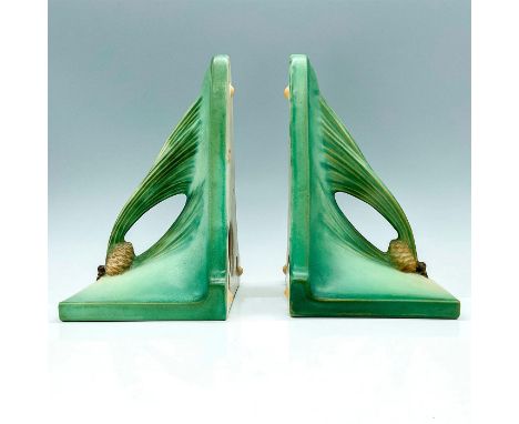 These two ceramic wall shelves are stunning collectibles that combine functionality and artistic beauty. Inspired by the icon